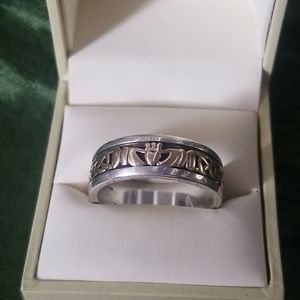 Irish Claddagh Men's Wedding Band sz 11